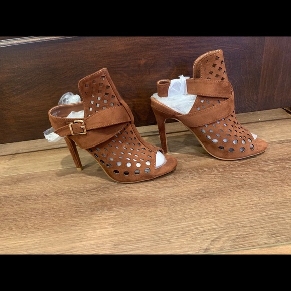 Brown Open-Toe Heels with Buckle - Picture 2 of 3